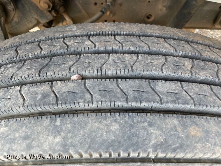 image for item MR9367 1992 International 4900  winch truck