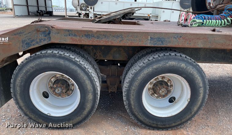 image for item MR9367 1992 International 4900  winch truck