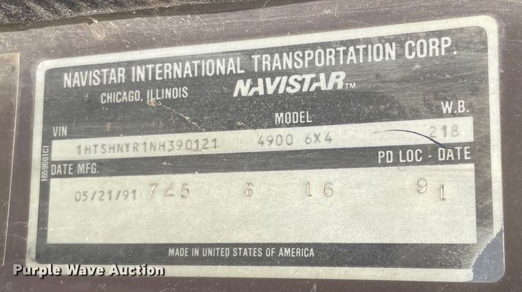 image for item MR9367 1992 International 4900  winch truck