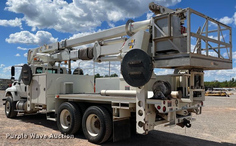image for item MR9368 2009 International WorkStar 7500  bucket truck