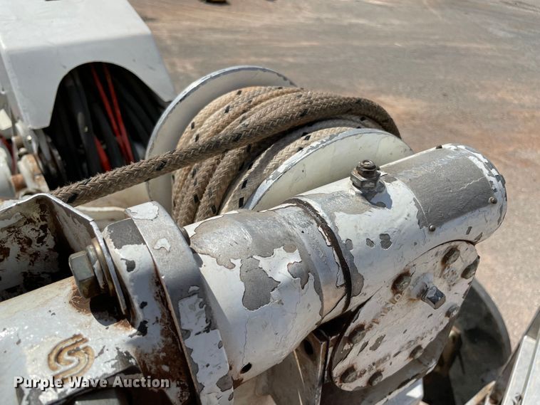 image for item MR9368 2009 International WorkStar 7500  bucket truck