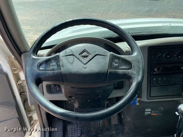 image for item MR9368 2009 International WorkStar 7500  bucket truck