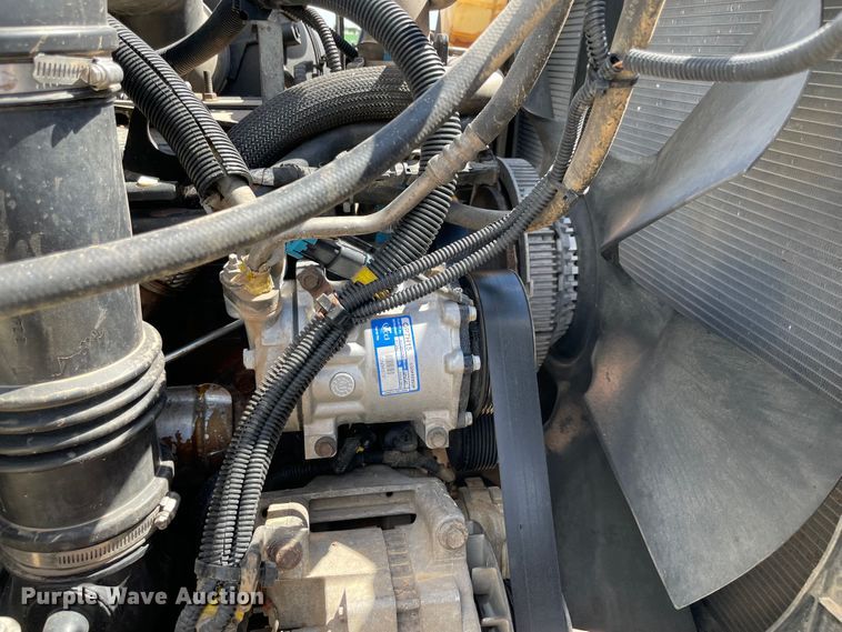 image for item MR9368 2009 International WorkStar 7500  bucket truck