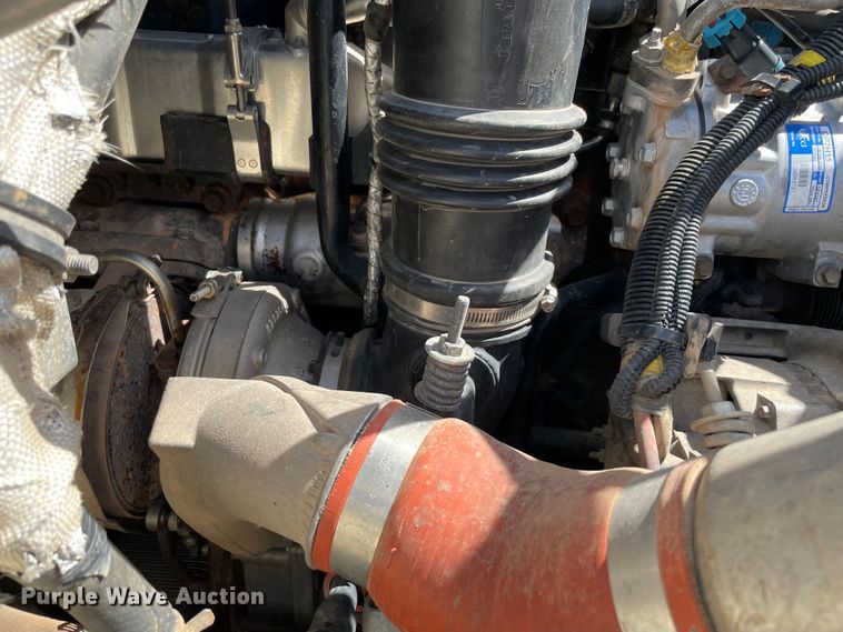 image for item MR9368 2009 International WorkStar 7500  bucket truck