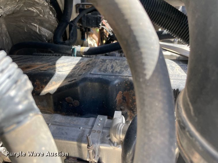 image for item MR9368 2009 International WorkStar 7500  bucket truck