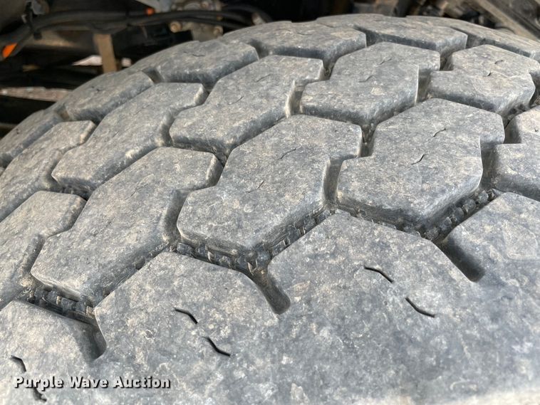 image for item MR9368 2009 International WorkStar 7500  bucket truck