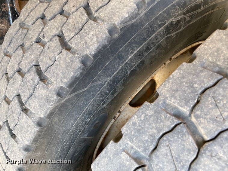 image for item MR9368 2009 International WorkStar 7500  bucket truck