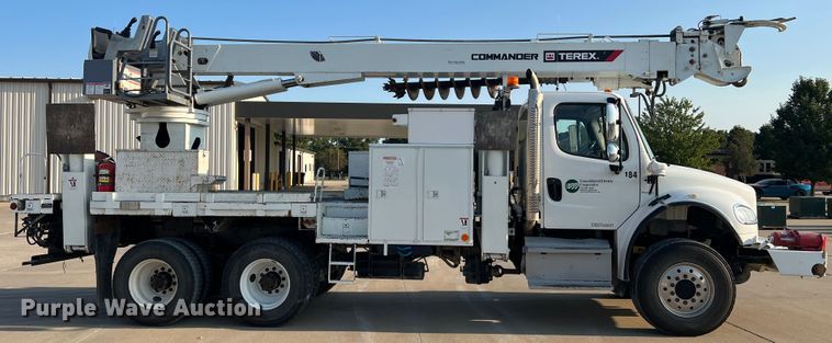 image for item MR9882 2016 Freightliner Business Class M2  digger derrick truck