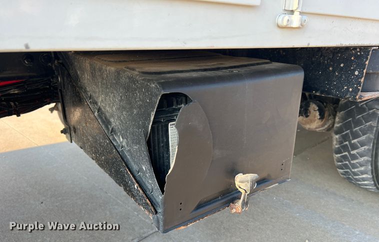 image for item MR9882 2016 Freightliner Business Class M2  digger derrick truck