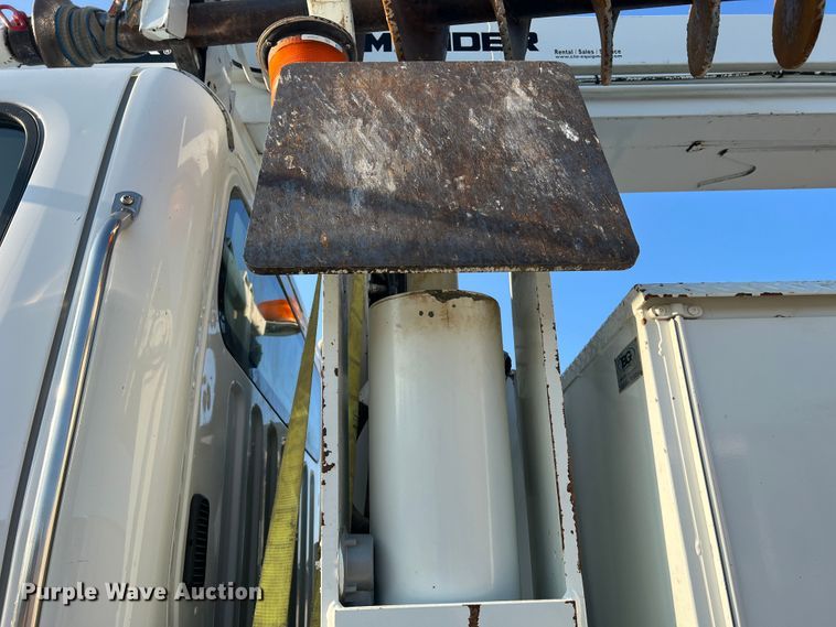 image for item MR9882 2016 Freightliner Business Class M2  digger derrick truck