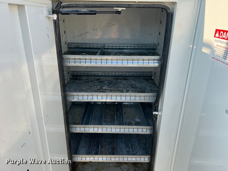 image for item MR9882 2016 Freightliner Business Class M2  digger derrick truck