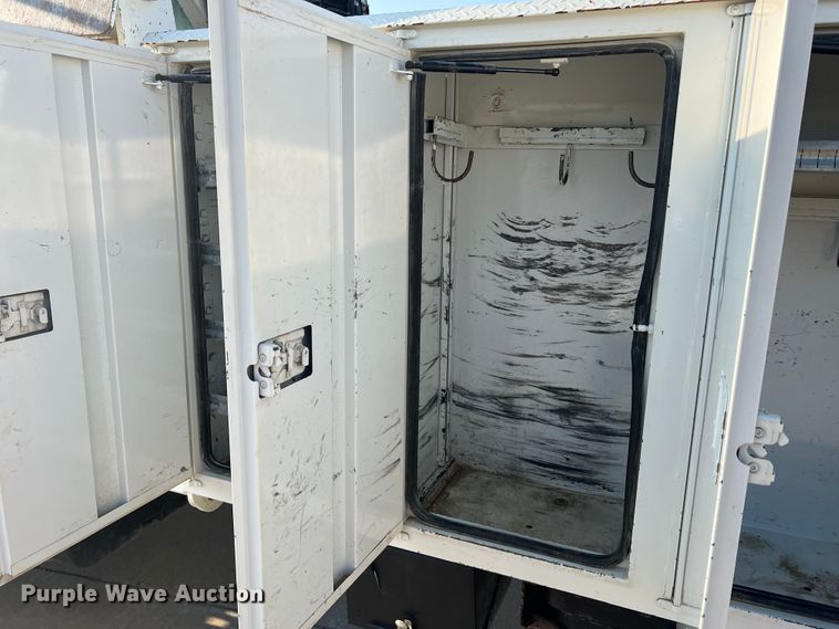 image for item MR9882 2016 Freightliner Business Class M2  digger derrick truck