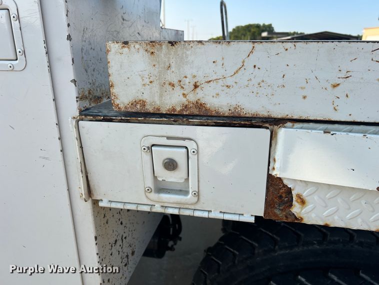 image for item MR9882 2016 Freightliner Business Class M2  digger derrick truck