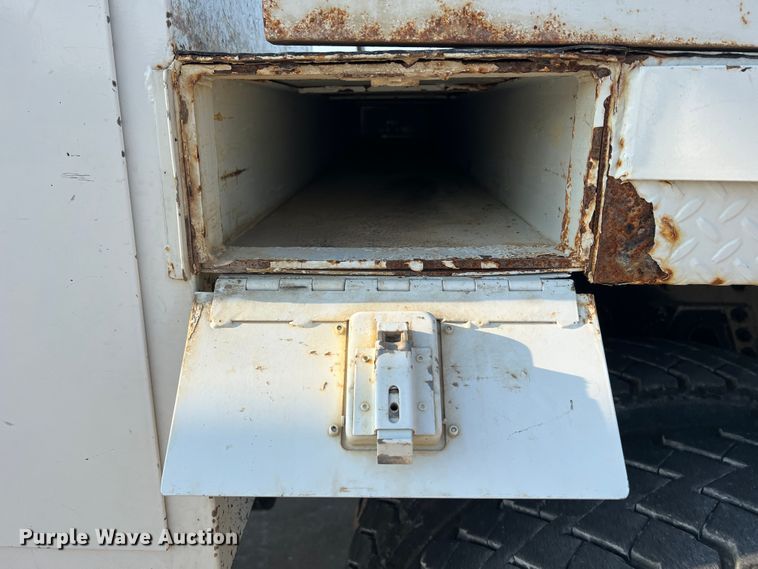 image for item MR9882 2016 Freightliner Business Class M2  digger derrick truck