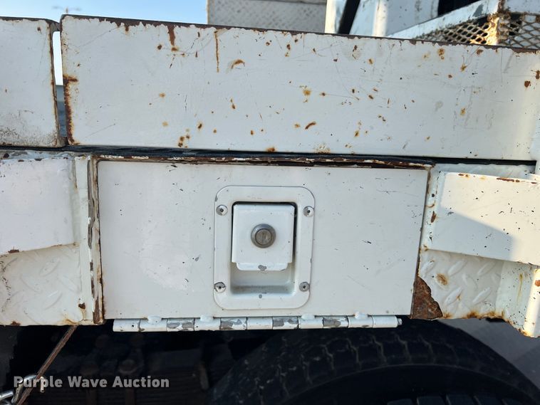 image for item MR9882 2016 Freightliner Business Class M2  digger derrick truck