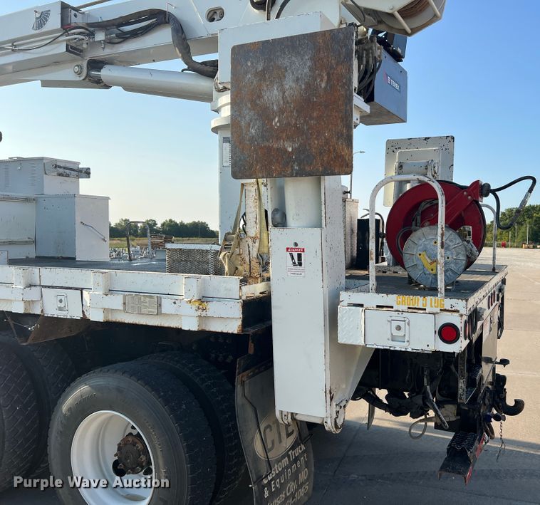 image for item MR9882 2016 Freightliner Business Class M2  digger derrick truck