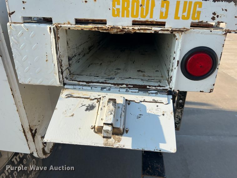 image for item MR9882 2016 Freightliner Business Class M2  digger derrick truck