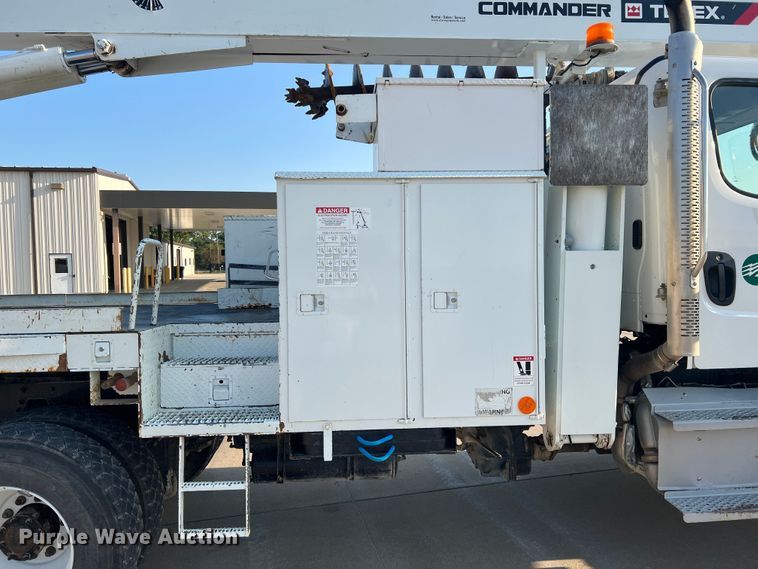 image for item MR9882 2016 Freightliner Business Class M2  digger derrick truck