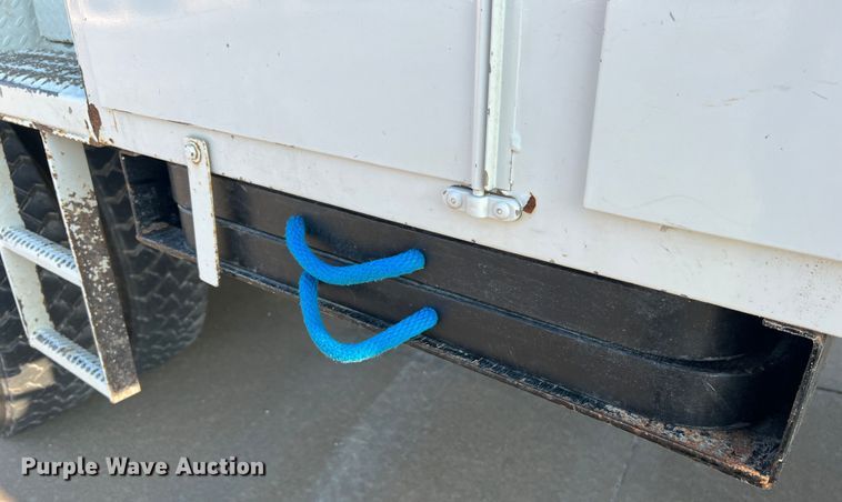 image for item MR9882 2016 Freightliner Business Class M2  digger derrick truck