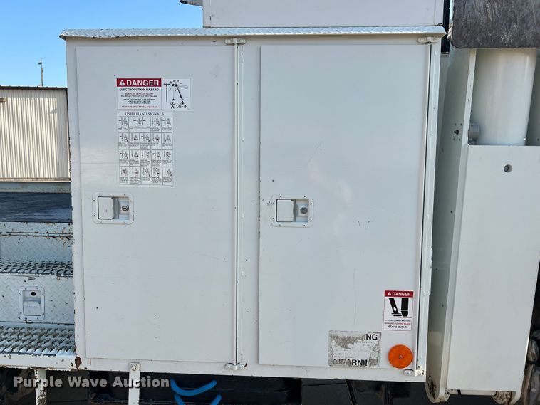 image for item MR9882 2016 Freightliner Business Class M2  digger derrick truck