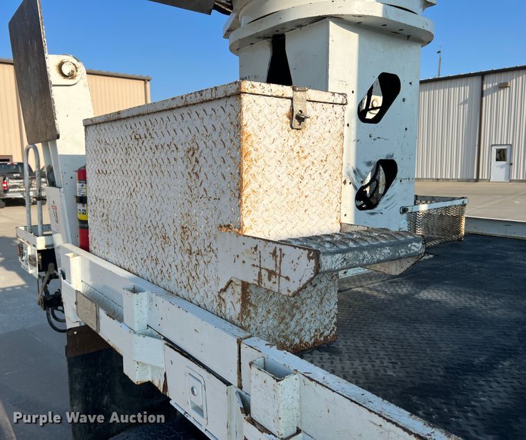 image for item MR9882 2016 Freightliner Business Class M2  digger derrick truck