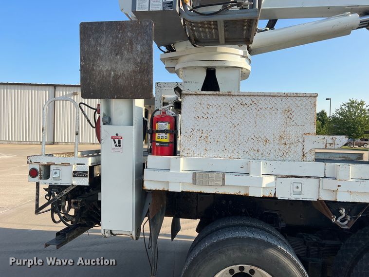 image for item MR9882 2016 Freightliner Business Class M2  digger derrick truck