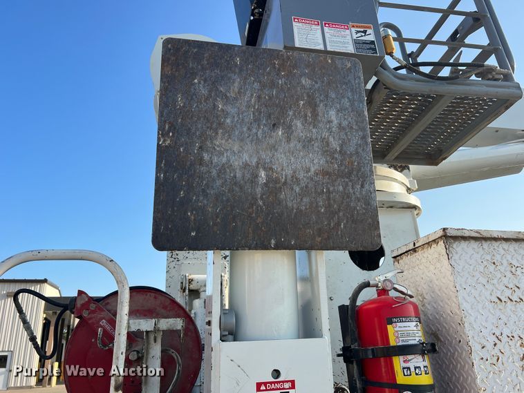 image for item MR9882 2016 Freightliner Business Class M2  digger derrick truck