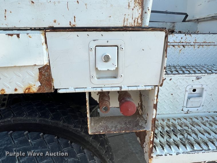 image for item MR9882 2016 Freightliner Business Class M2  digger derrick truck