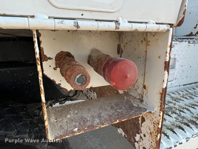 image for item MR9882 2016 Freightliner Business Class M2  digger derrick truck