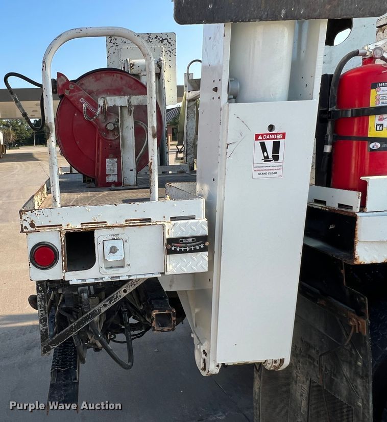 image for item MR9882 2016 Freightliner Business Class M2  digger derrick truck