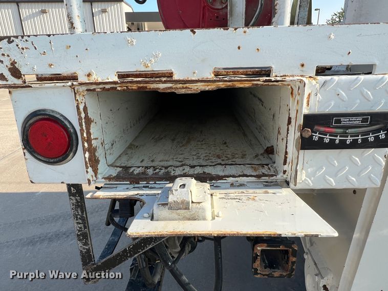 image for item MR9882 2016 Freightliner Business Class M2  digger derrick truck