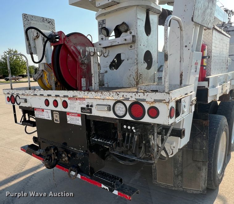 image for item MR9882 2016 Freightliner Business Class M2  digger derrick truck