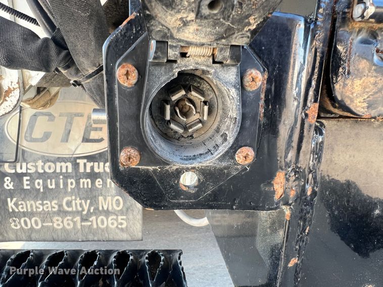 image for item MR9882 2016 Freightliner Business Class M2  digger derrick truck