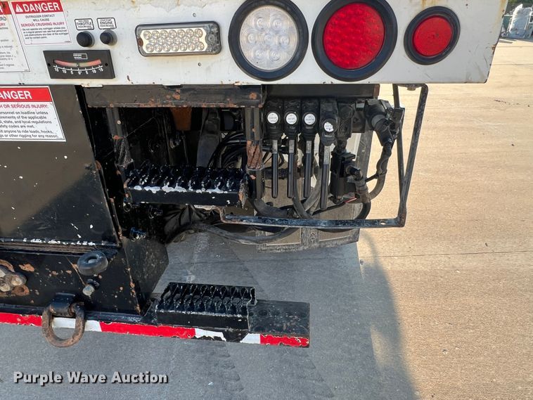 image for item MR9882 2016 Freightliner Business Class M2  digger derrick truck