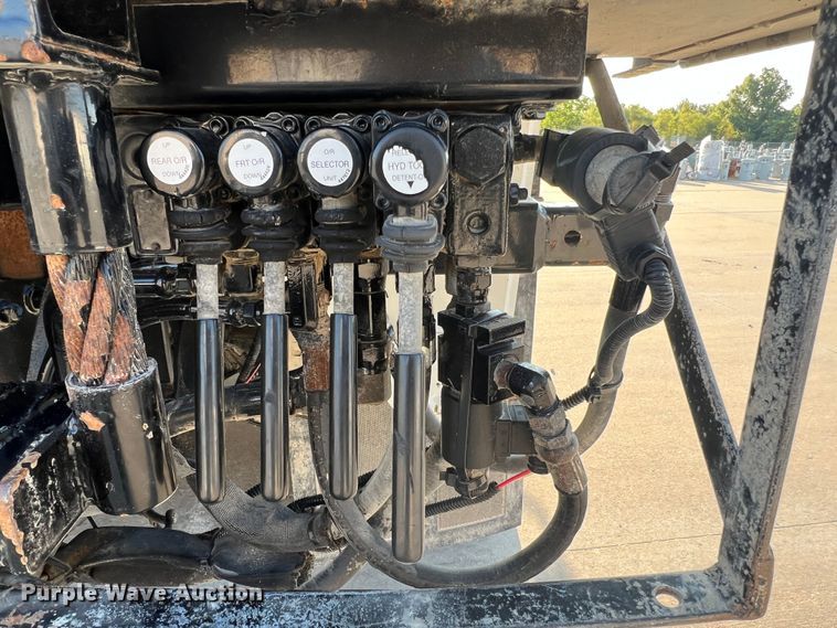 image for item MR9882 2016 Freightliner Business Class M2  digger derrick truck