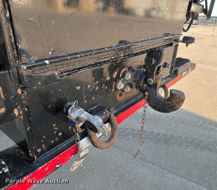 image for item MR9882 2016 Freightliner Business Class M2  digger derrick truck