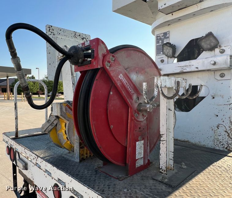 image for item MR9882 2016 Freightliner Business Class M2  digger derrick truck