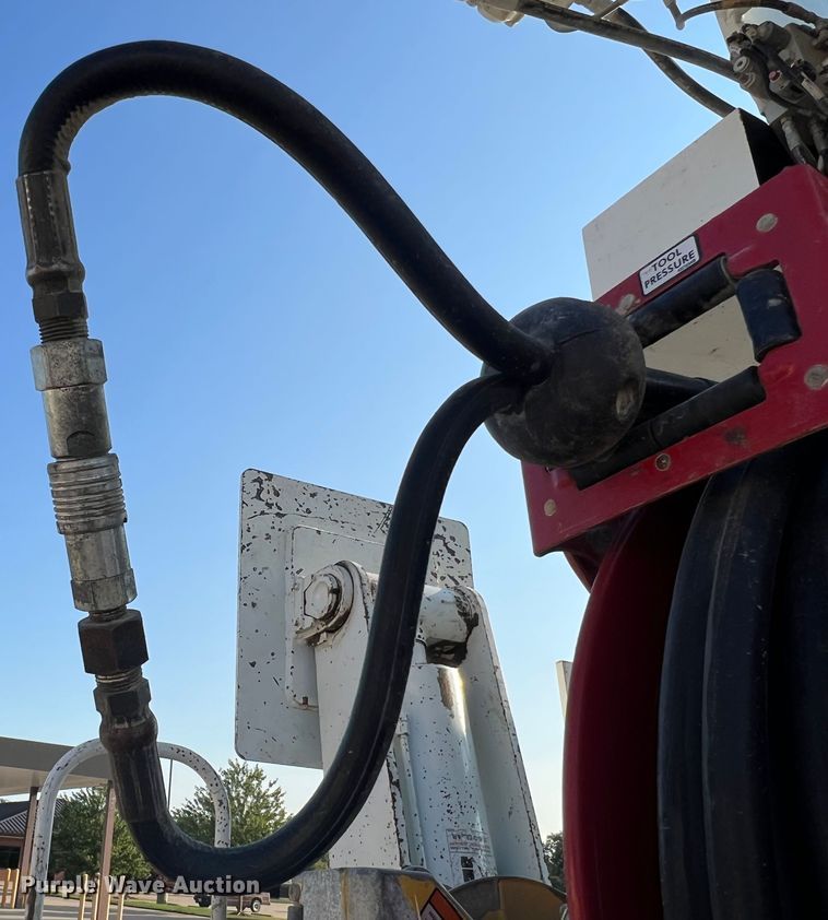 image for item MR9882 2016 Freightliner Business Class M2  digger derrick truck