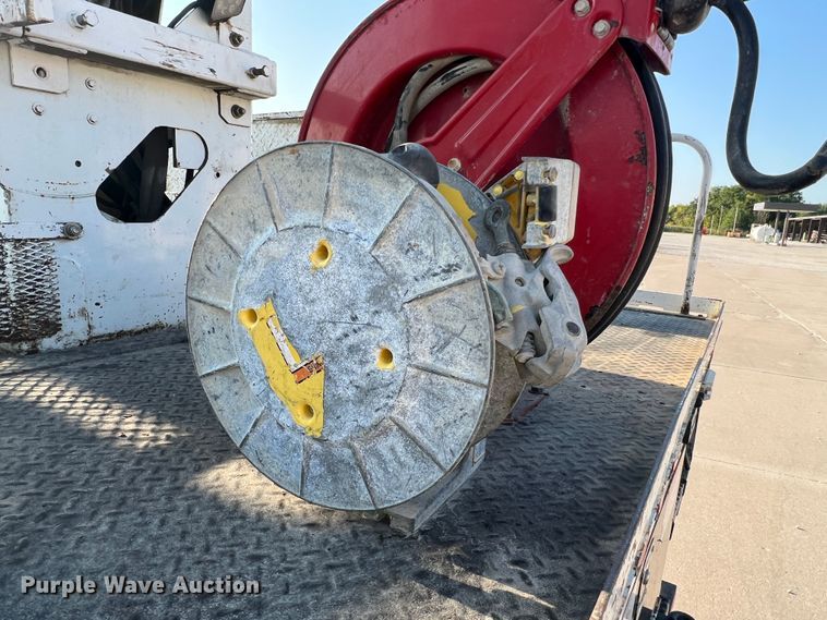 image for item MR9882 2016 Freightliner Business Class M2  digger derrick truck