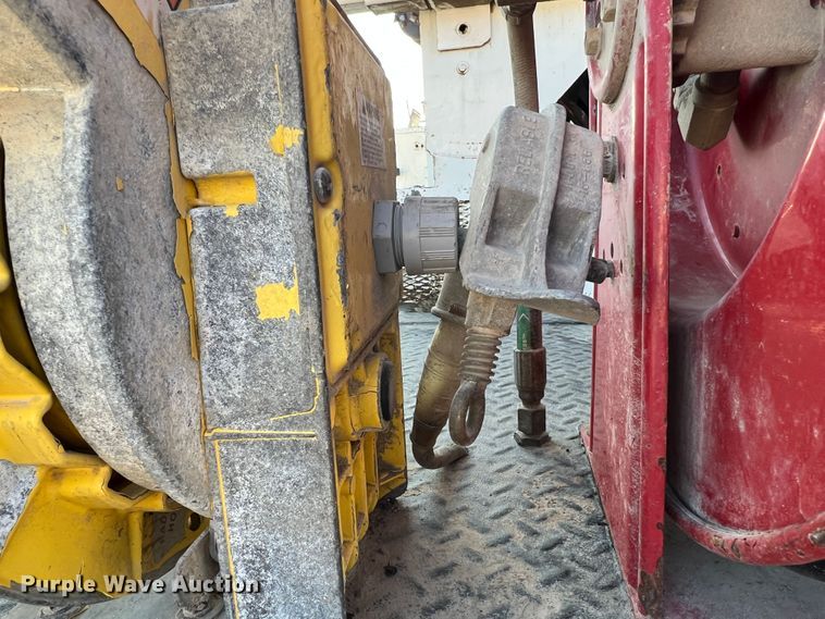 image for item MR9882 2016 Freightliner Business Class M2  digger derrick truck