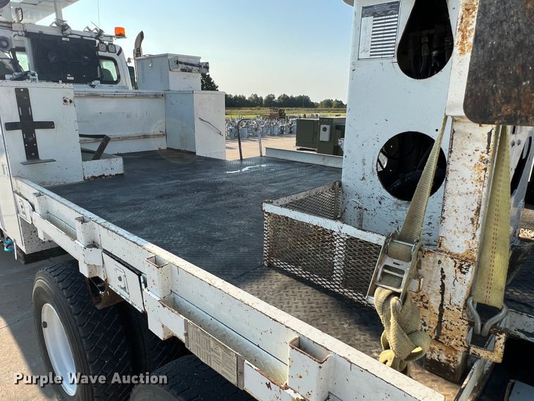 image for item MR9882 2016 Freightliner Business Class M2  digger derrick truck