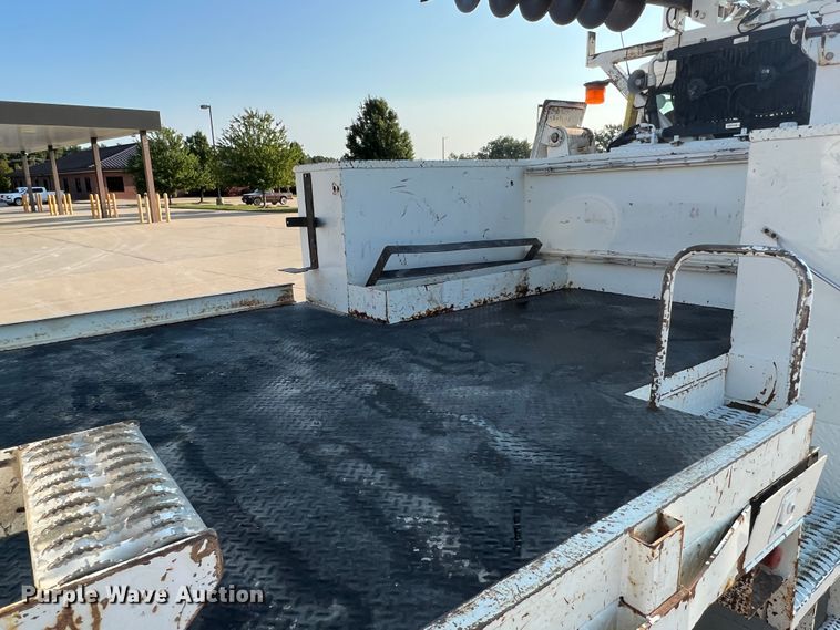 image for item MR9882 2016 Freightliner Business Class M2  digger derrick truck