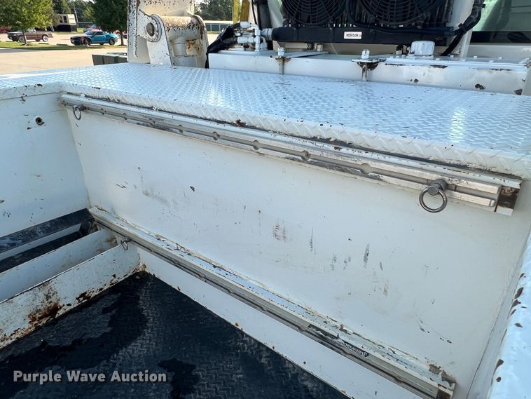 image for item MR9882 2016 Freightliner Business Class M2  digger derrick truck