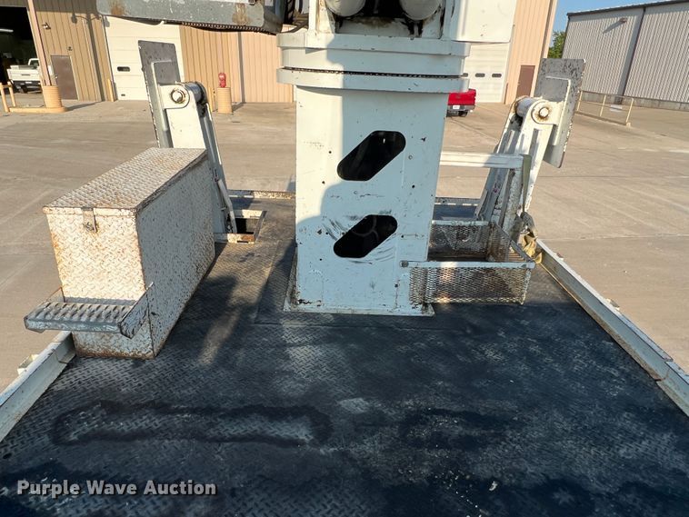 image for item MR9882 2016 Freightliner Business Class M2  digger derrick truck