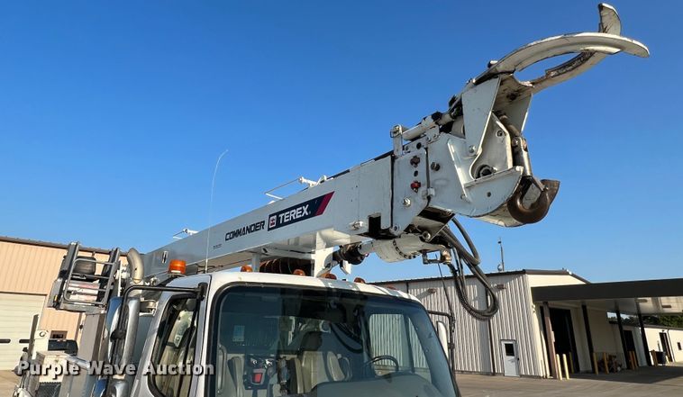 image for item MR9882 2016 Freightliner Business Class M2  digger derrick truck