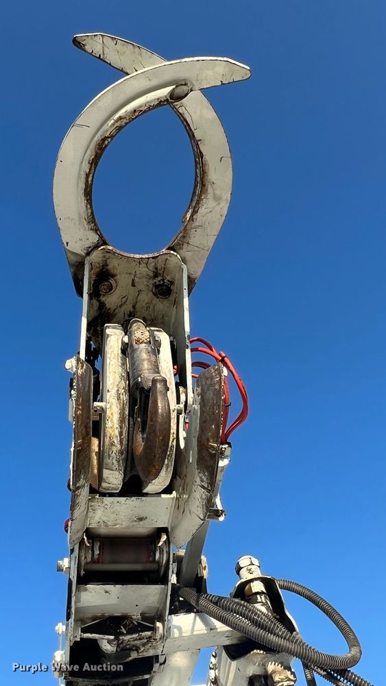 image for item MR9882 2016 Freightliner Business Class M2  digger derrick truck