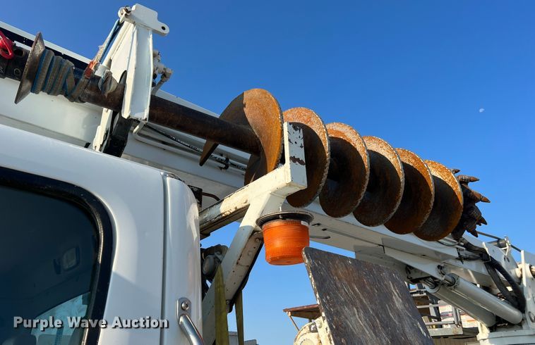 image for item MR9882 2016 Freightliner Business Class M2  digger derrick truck