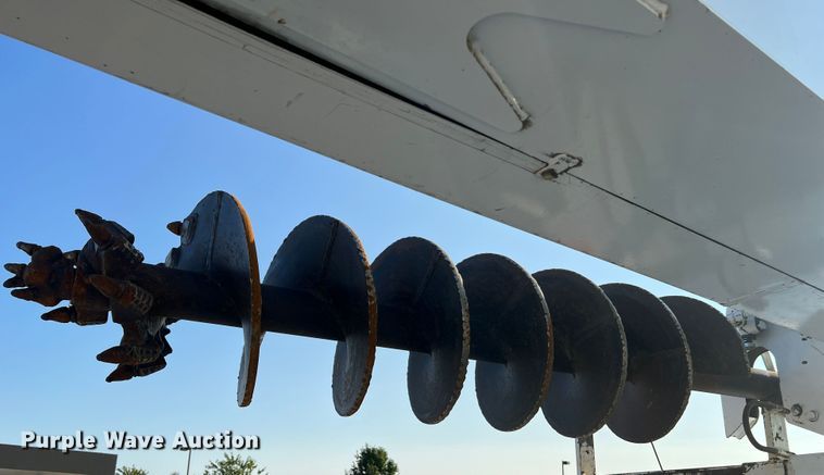 image for item MR9882 2016 Freightliner Business Class M2  digger derrick truck