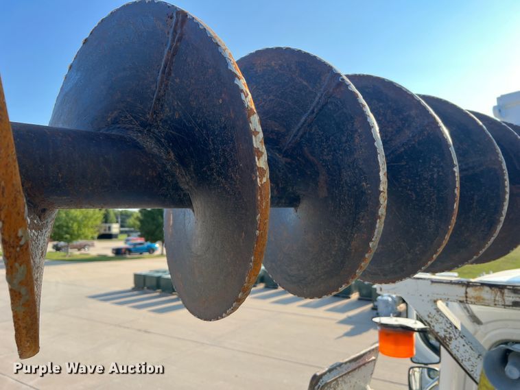 image for item MR9882 2016 Freightliner Business Class M2  digger derrick truck