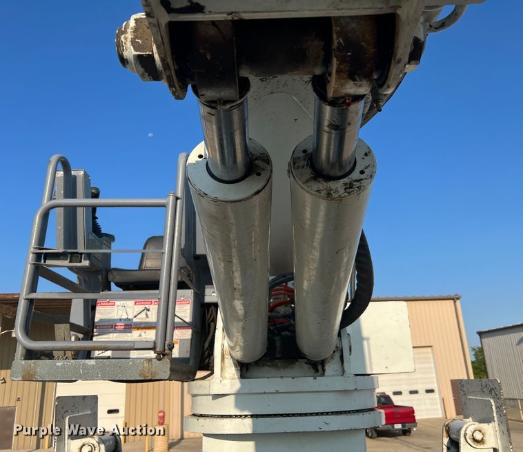 image for item MR9882 2016 Freightliner Business Class M2  digger derrick truck